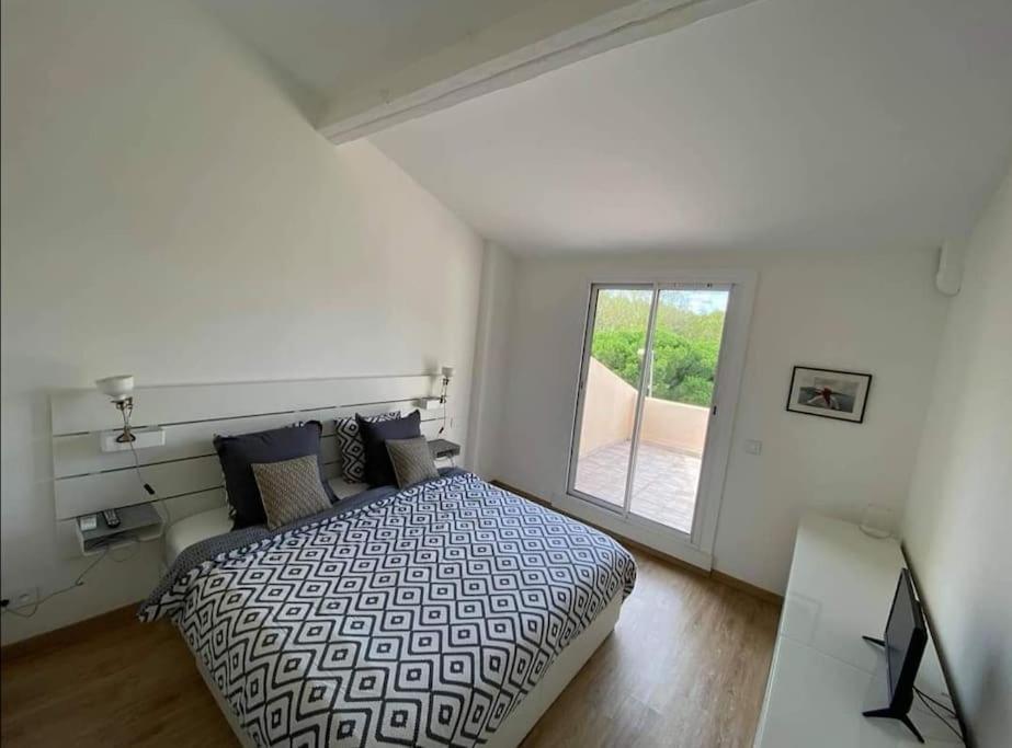 L'Atelier Marin Sur Le Port Des Marines Apartment Cogolin Exterior photo